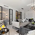 Διαμέρισμα Black And White - Boutique With Sea Views