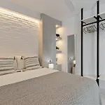 Black And White - Boutique With Sea Views Apartment *