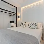 Black And White - Boutique With Sea Views *