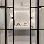 Black And White - Boutique With Sea Views Torremolinos