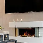 Apartment Black And White - Boutique With Sea Views
