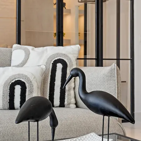 Апартаменти Black And White - Boutique With Sea Views *