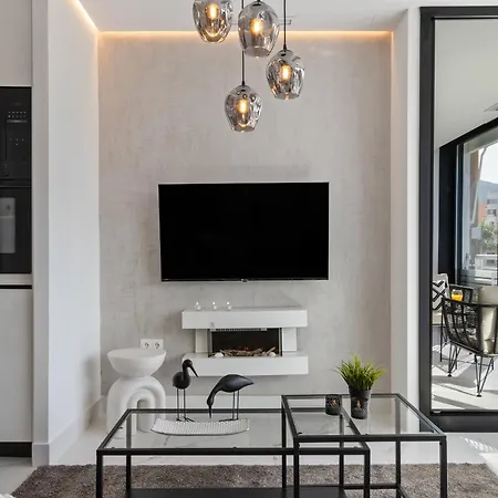 Black And White - Boutique With Sea Views * Торремолінос