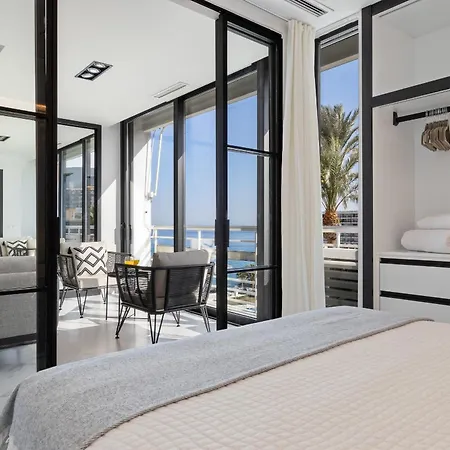 Black&white - Boutique With Sea Views
