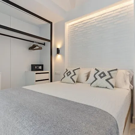 Black And White - Boutique With Sea Views *