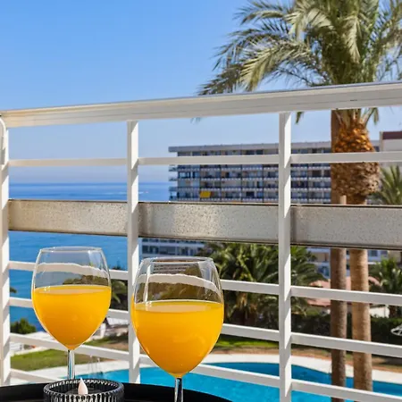 Black And White - Boutique With Sea Views Апартаменти *