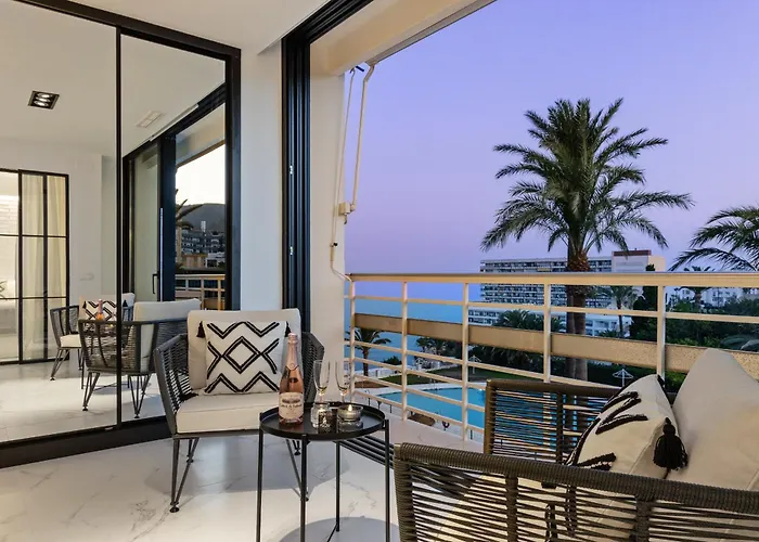 Black&white - Boutique With Sea Views Torremolinos