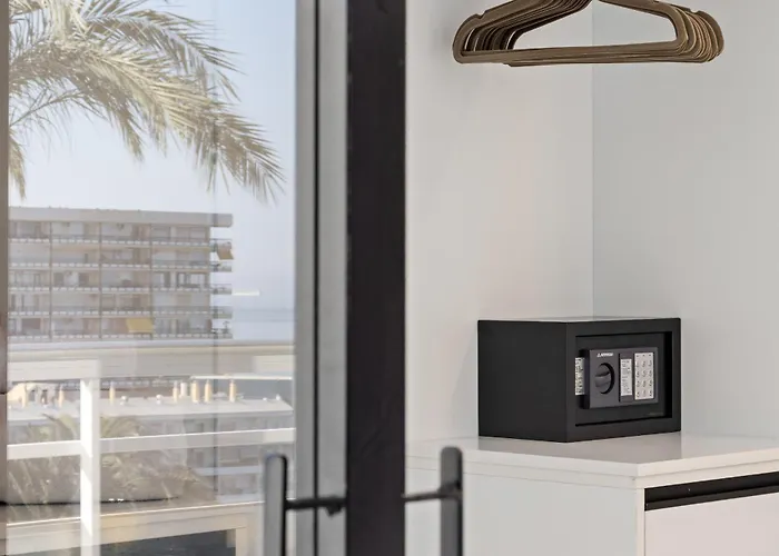 Black&white - Boutique With Sea Views Appartement *