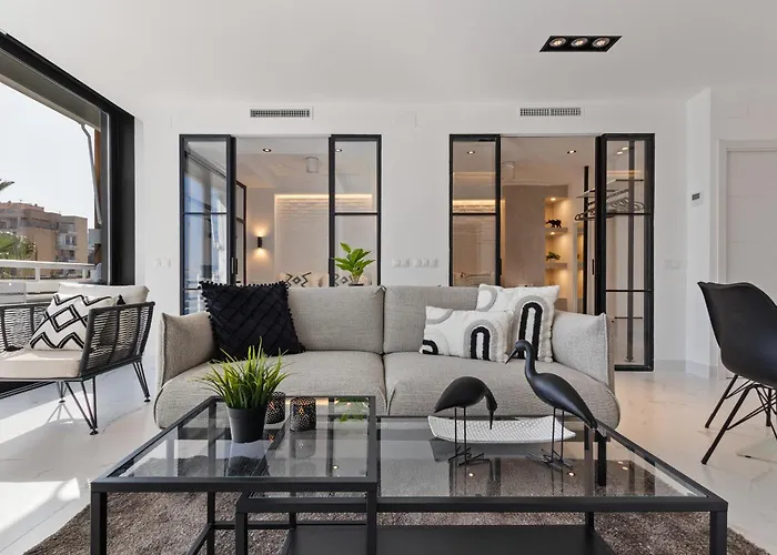 Black And White - Boutique With Sea Views Torremolinos