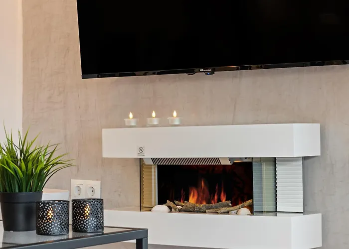 Apartment Black And White - Boutique With Sea Views