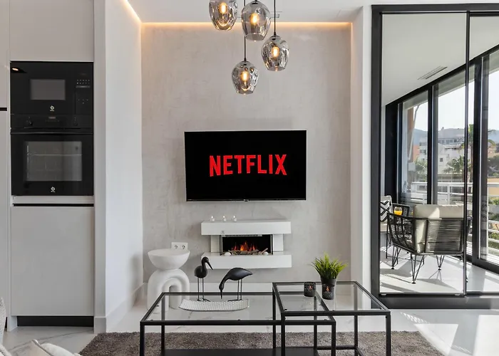 Black And White - Boutique With Sea Views Apartment Torremolinos