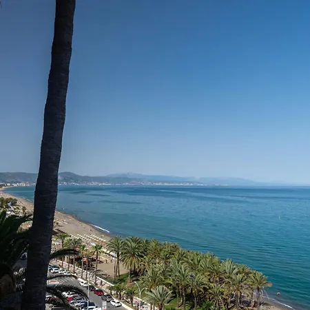 Black And White - Boutique With Sea Views * 托雷莫利诺斯