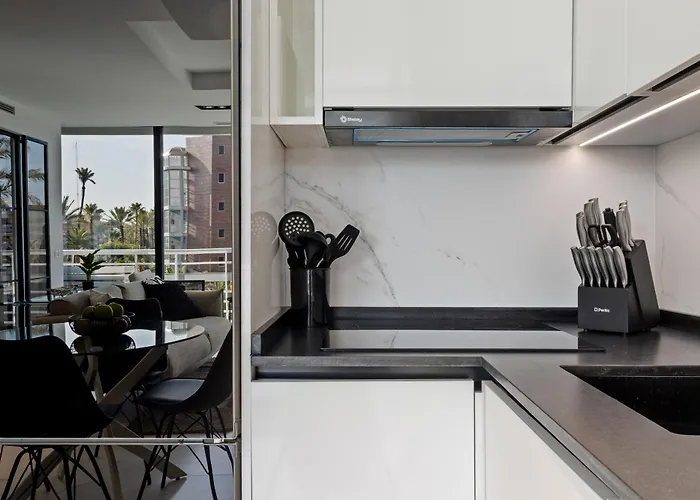 Black And White - Boutique With Sea Views Torremolinos