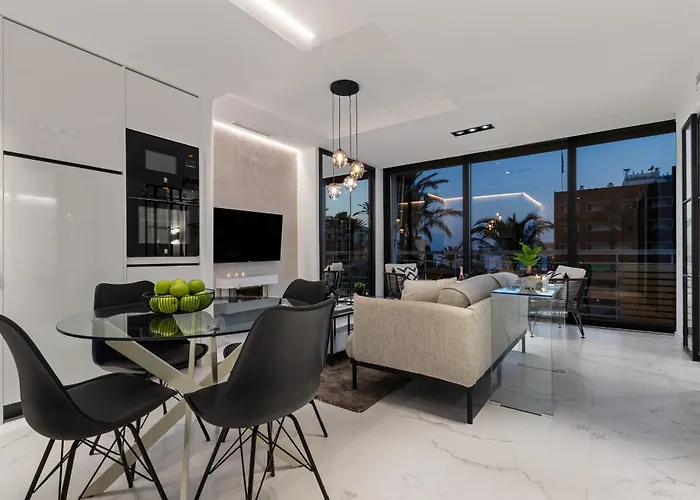 Apartamento Black And White - Boutique With Sea Views Torremolinos