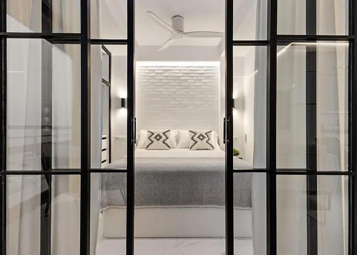 Black And White - Boutique With Sea Views Torremolinos